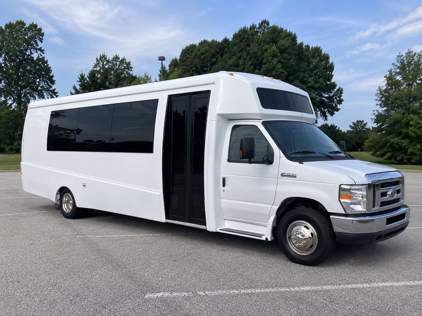 reading 18 passenger party bus